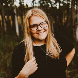 Meet your Posher, Mia